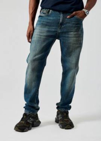 Tapered Fit Jeans 