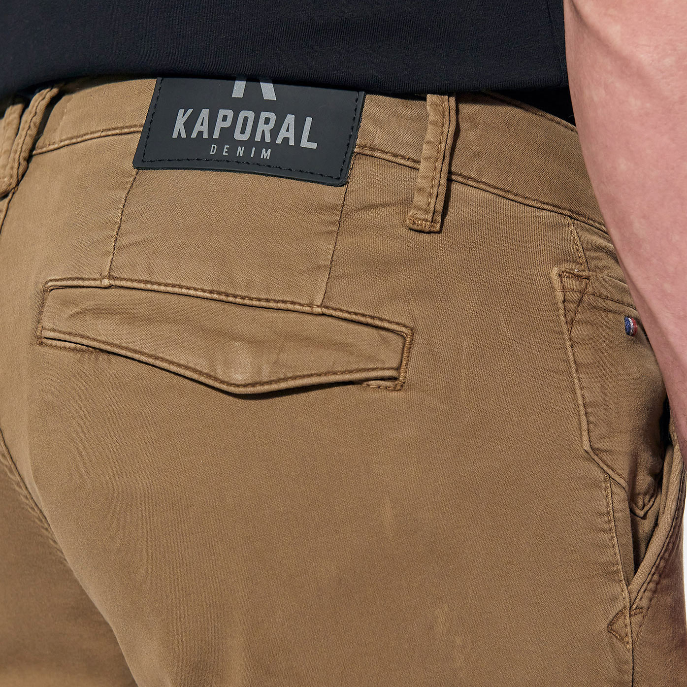 Pantalon chino hot sale kaporal homme