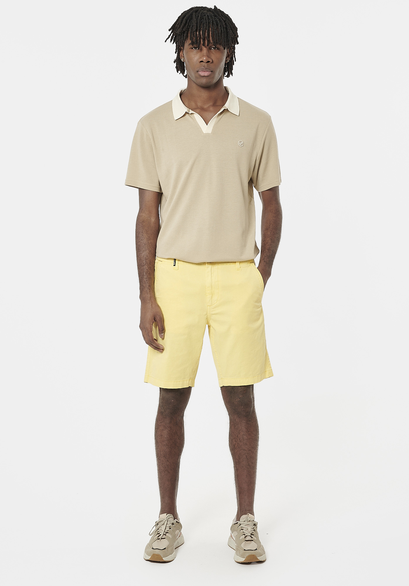 Yellow shorts outfit best sale mens
