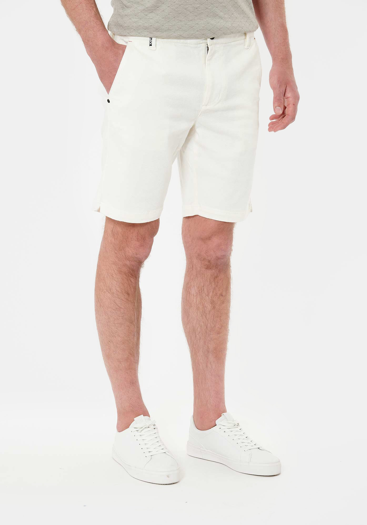 Gap slim fit shorts 2025