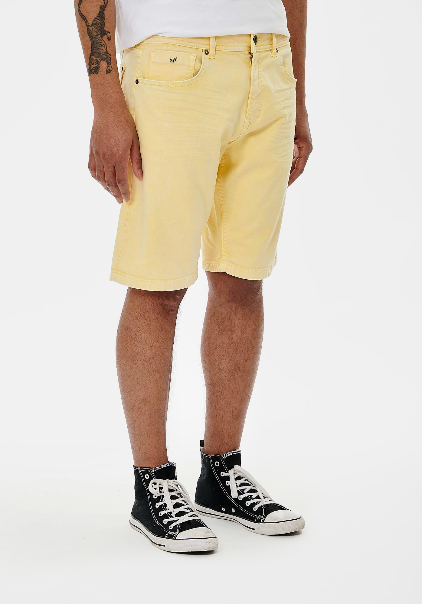 Men s yellow straight fit shorts Vixto Kaporal