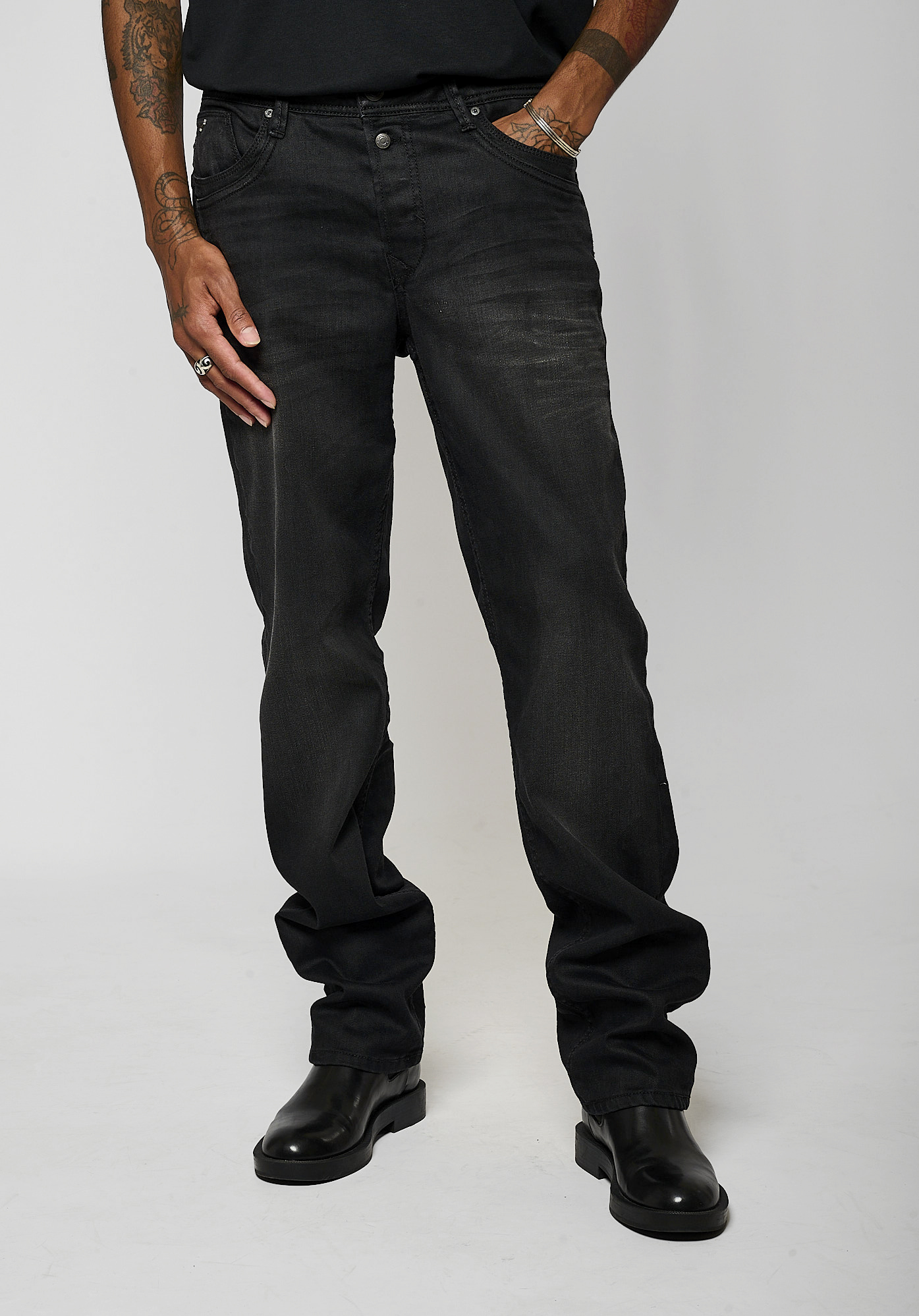 KALIS Black