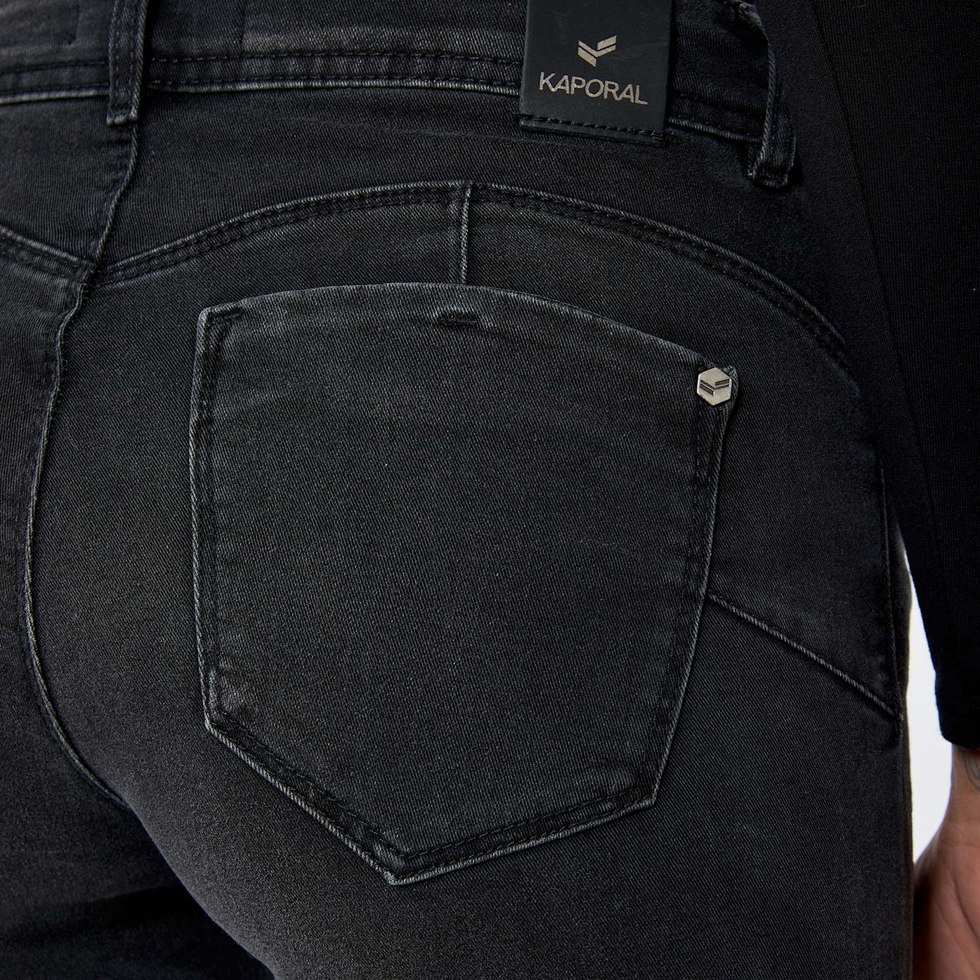 Jean kaporal best sale noir